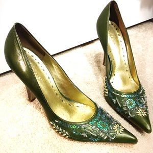 BCBGirls green pumps